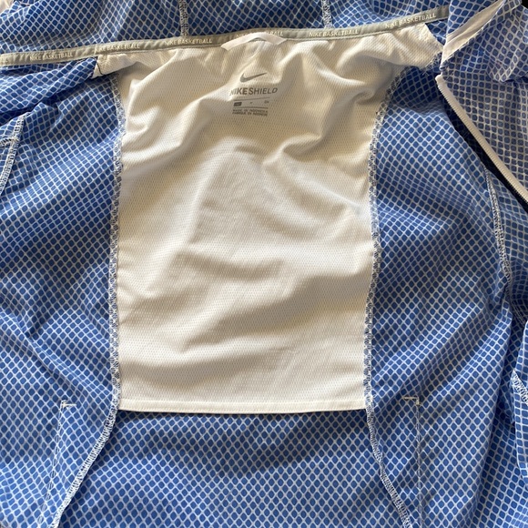 Nike Shield Jacket - Picture 9 of 10